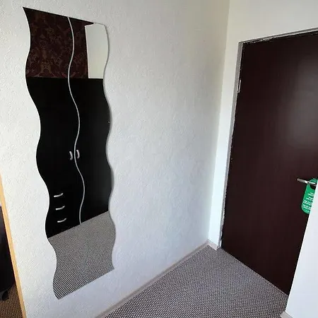 Papa Hotel 3*