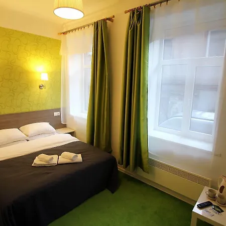 Papa Hotel