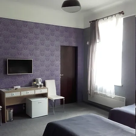 Papa Hotel 3*