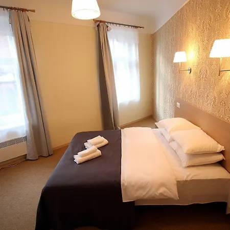 Papa Hotel 3*