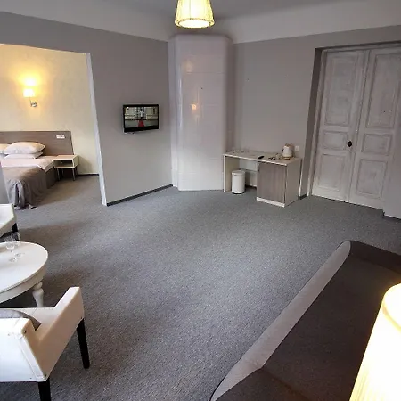 Papa Hotel 3*