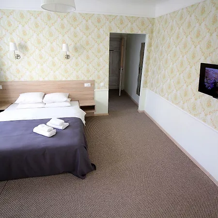 Hotel Papa 3*