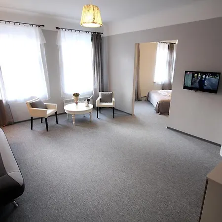 Hotel Papa 3*