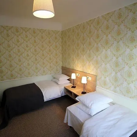 Papa Hotel 3*