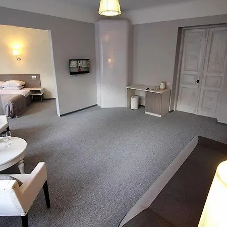Papa Hotel